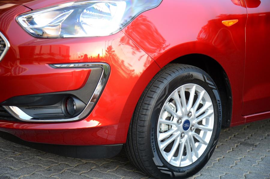 Детали экстерьера Ford Figo Titanium 2018 года  (фото 32 из 40)